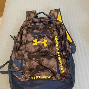 Boys under Armour backpack